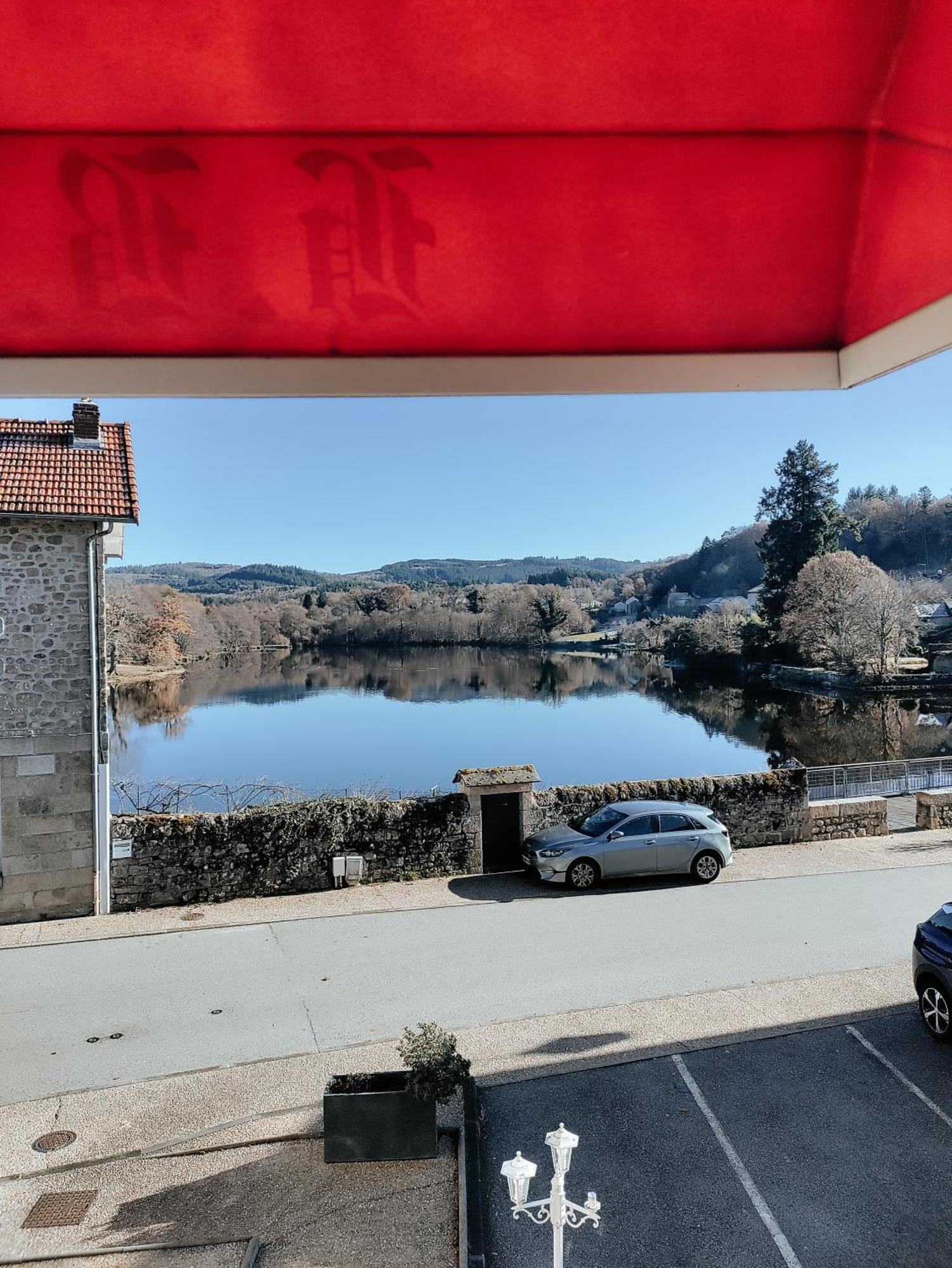 Le Bellerive Hotel Peyrat-le-Château Kültér fotó